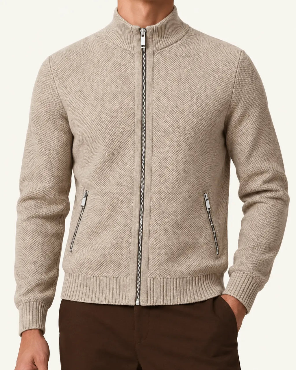 Beige | Cuello alto | Cárdigan con cremallera y forro polar – detalle