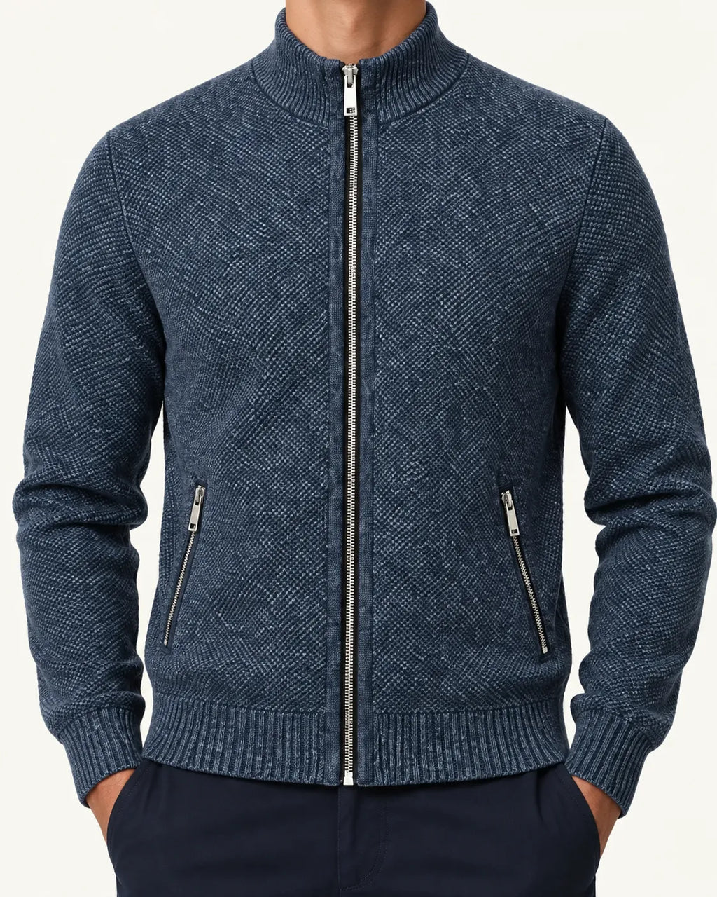 Gris azulado | Cuello alto | Cárdigan con cremallera y forro polar – detalle