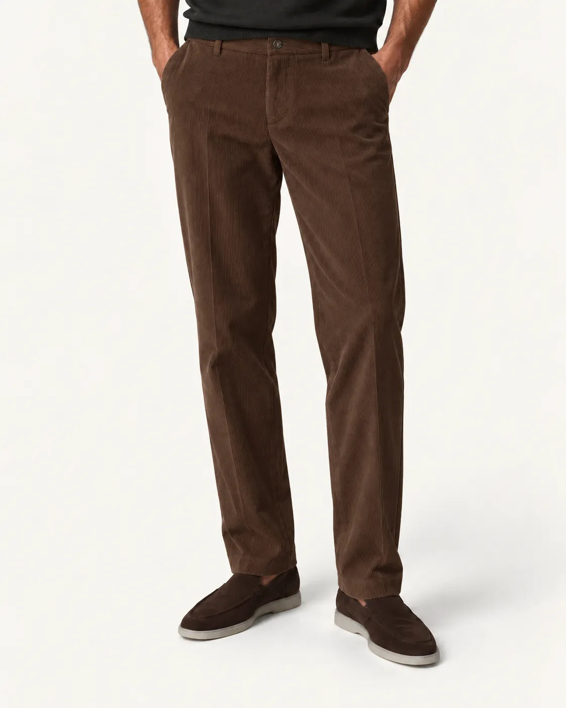Marrón | Pantalón de pana de corte clásico – vista delantera