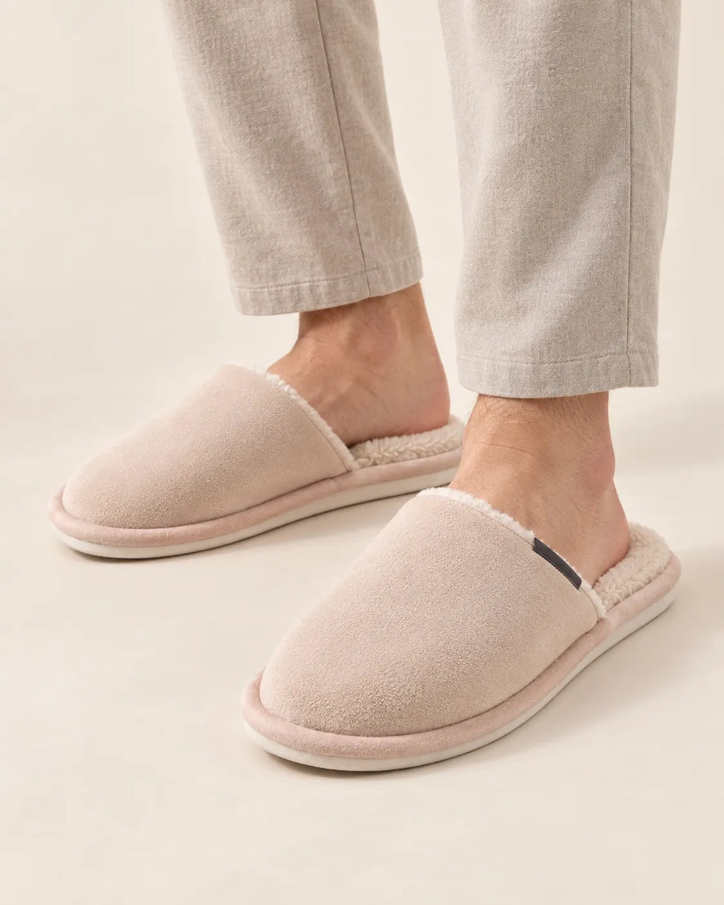 Beige | Zapatillas de casa efecto ante – puestas